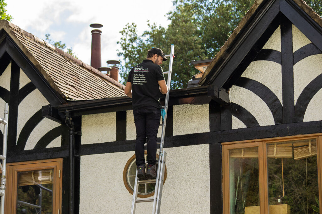 Gutter Drain Cleaning by Expert Cleaner