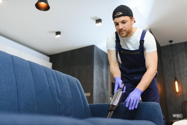 Expert couch cleaning tailored to material sensitivity in London.