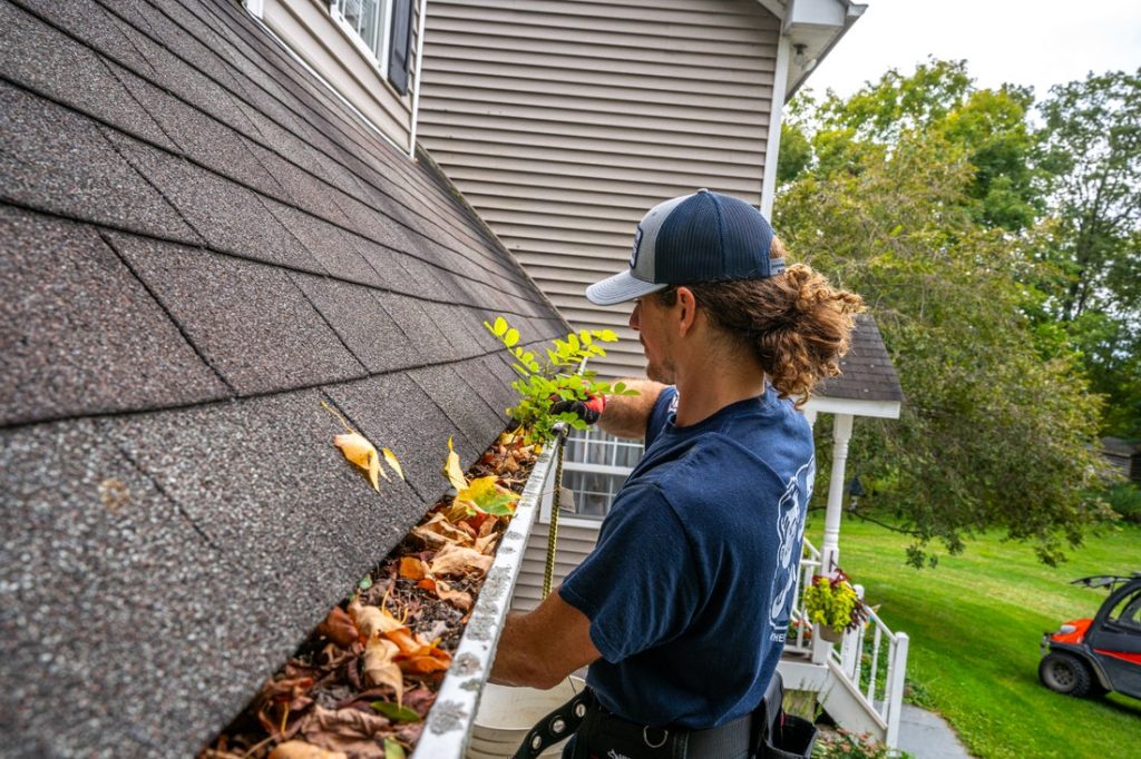 Don’t Let Clogged Gutters Ruin Your Property—Get Expert Gutter Drain Cleaning in London Today!