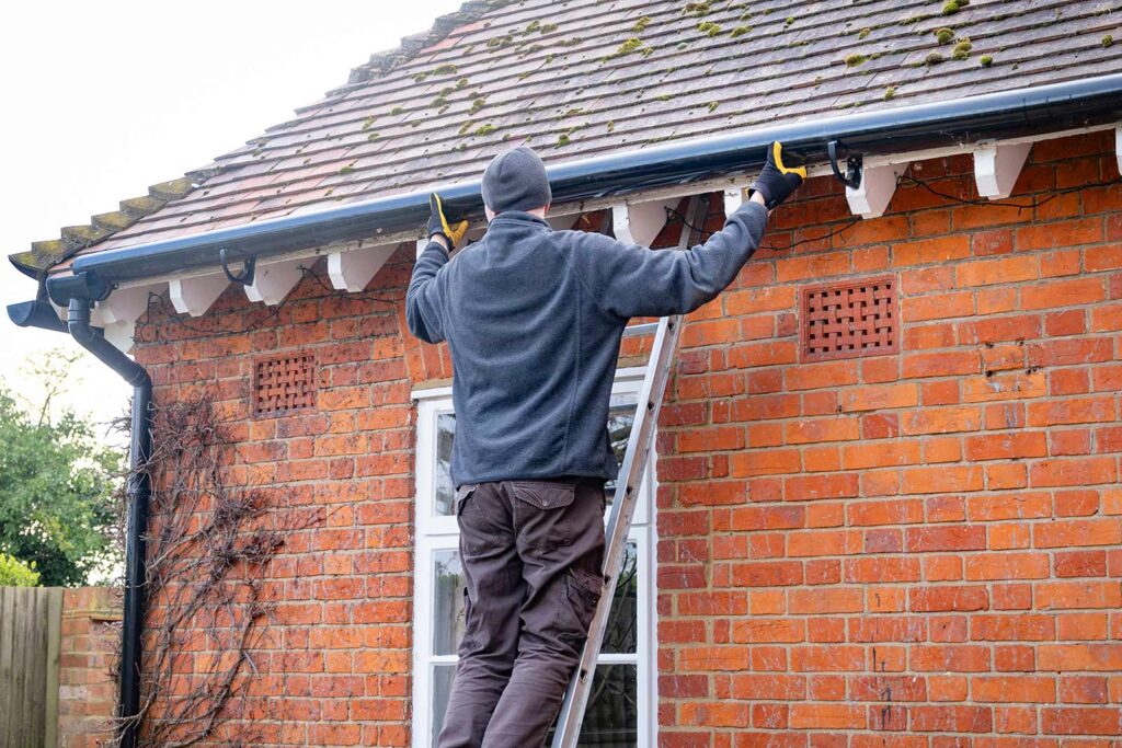 The Risks of Neglecting Gutter Cleaning in London